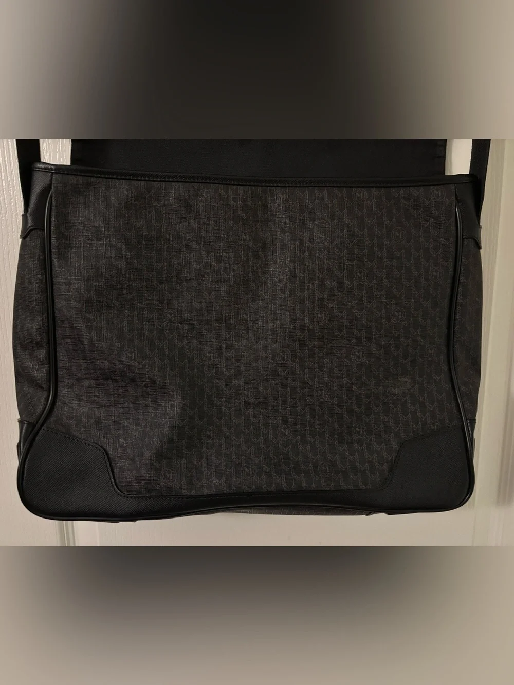 Montblanc black 11” bottom